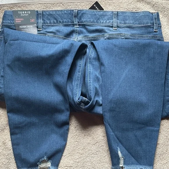 Torrid 24 T NWT Skinny Women Jeans - Picture 10 of 10